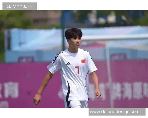 华裔足球明星成功入选国家队展现华人运动员的骄傲与实力 华裔足球明星成功入选国家队展现华人运动员的骄傲与实力